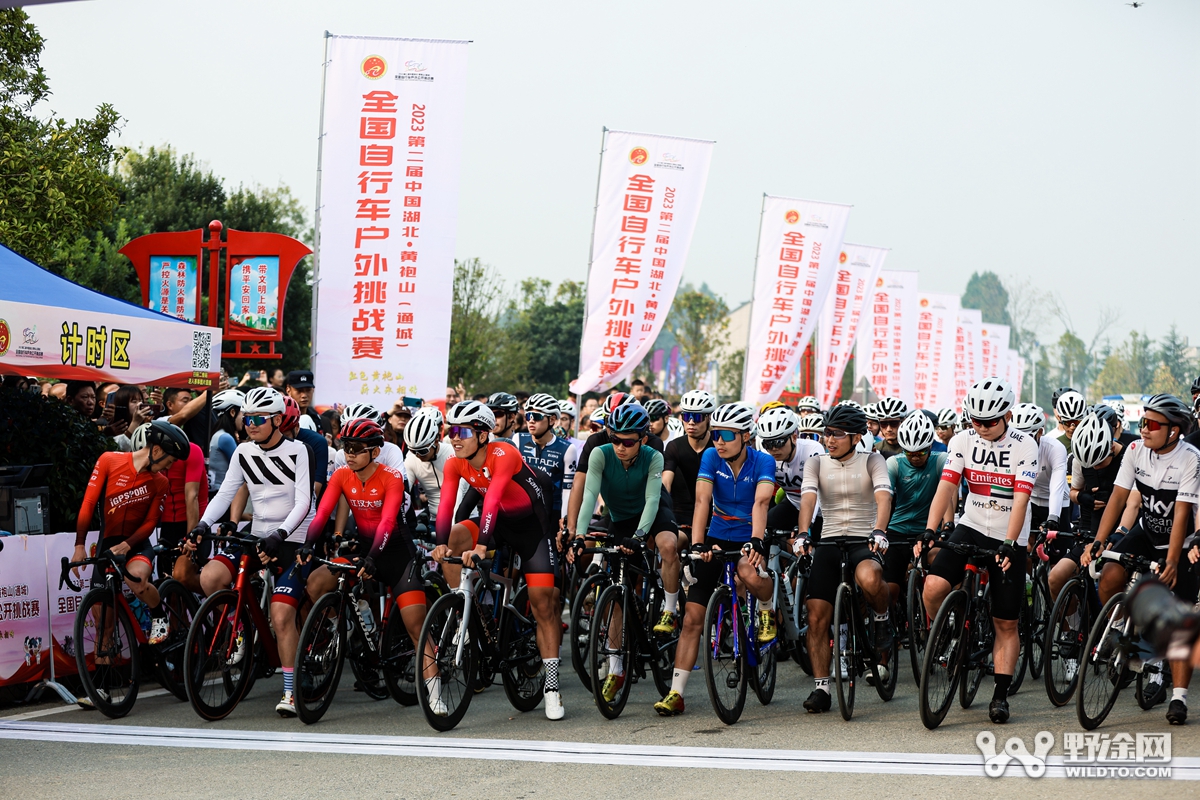 燃动全城！  ATTACK车队笑傲湖北黄袍山