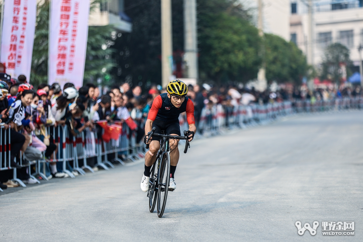 燃动全城！  ATTACK车队笑傲湖北黄袍山