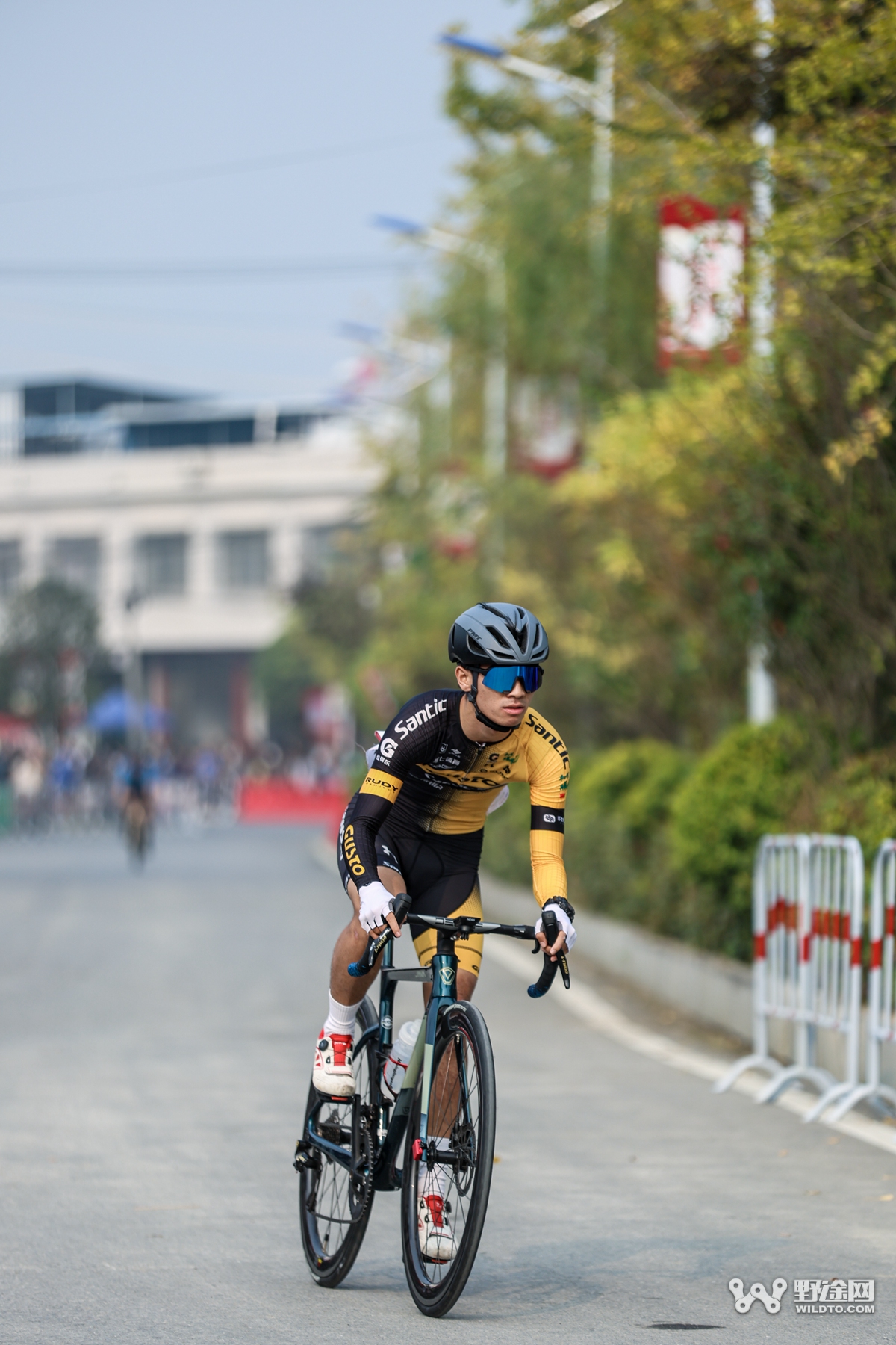 燃动全城！  ATTACK车队笑傲湖北黄袍山