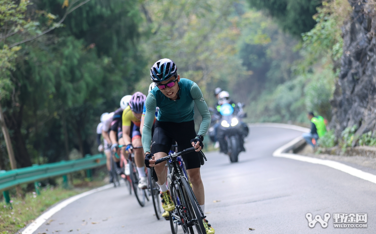 燃动全城！  ATTACK车队笑傲湖北黄袍山