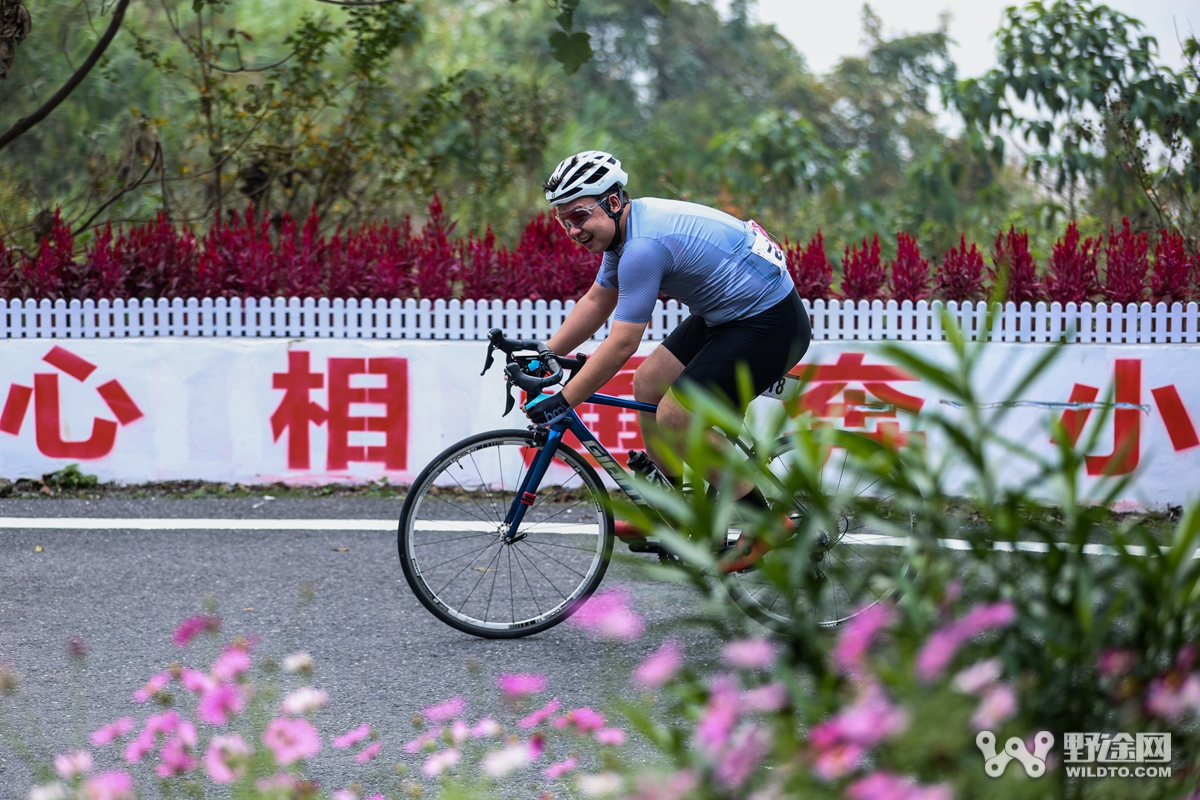 燃动全城！  ATTACK车队笑傲湖北黄袍山