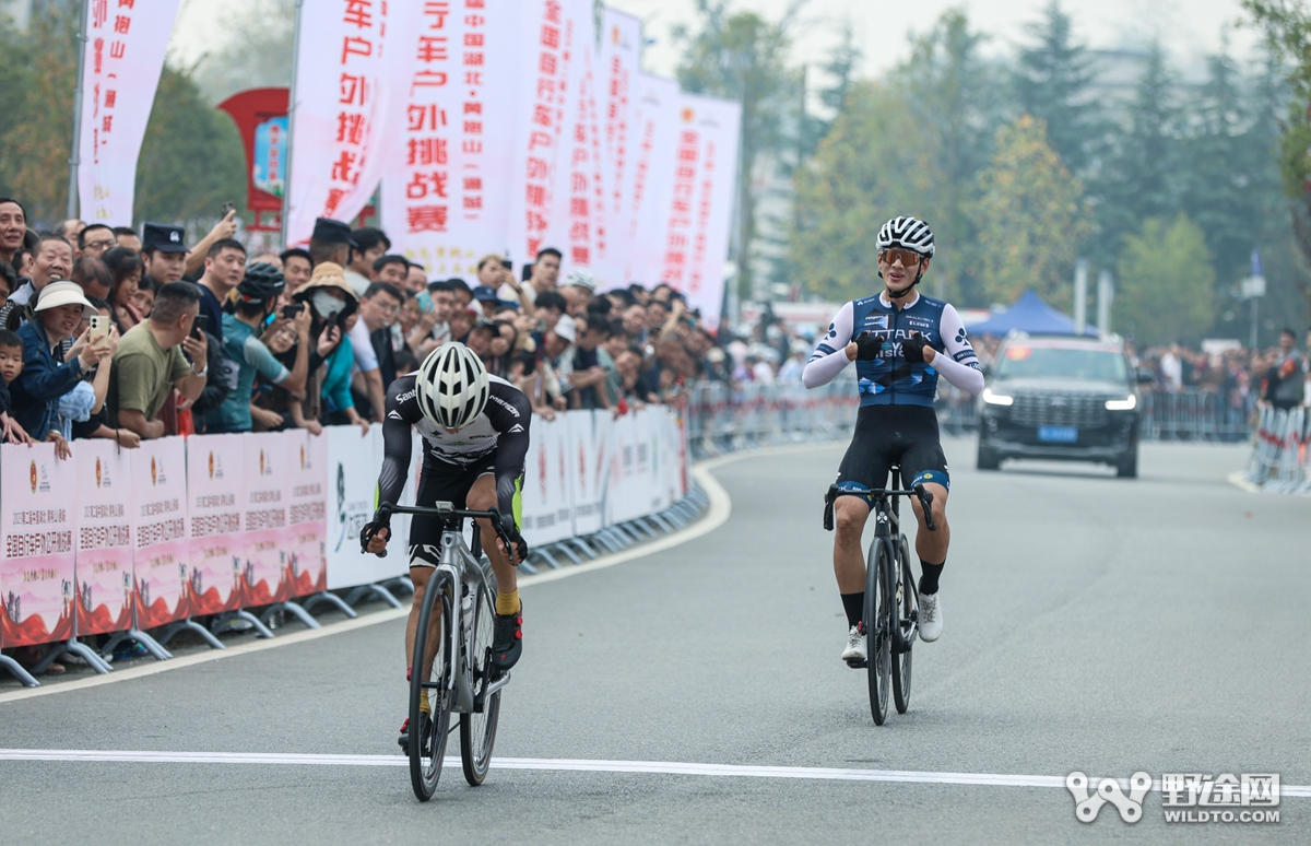 燃动全城！  ATTACK车队笑傲湖北黄袍山