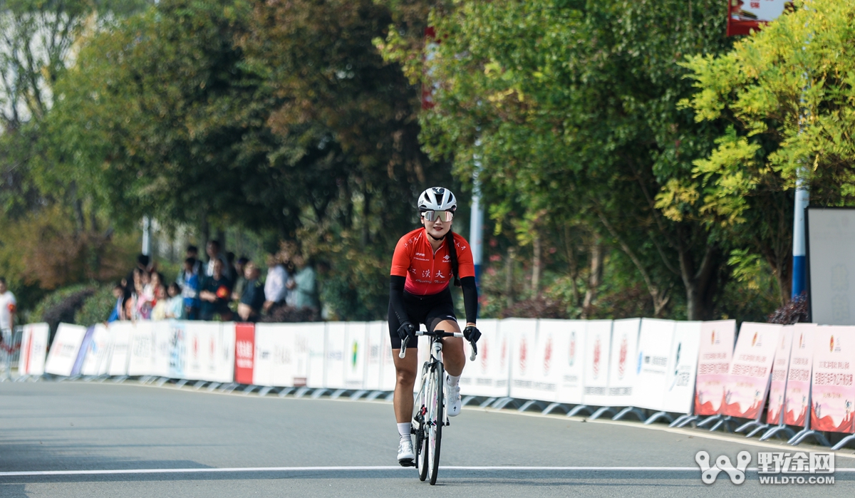 燃动全城！  ATTACK车队笑傲湖北黄袍山