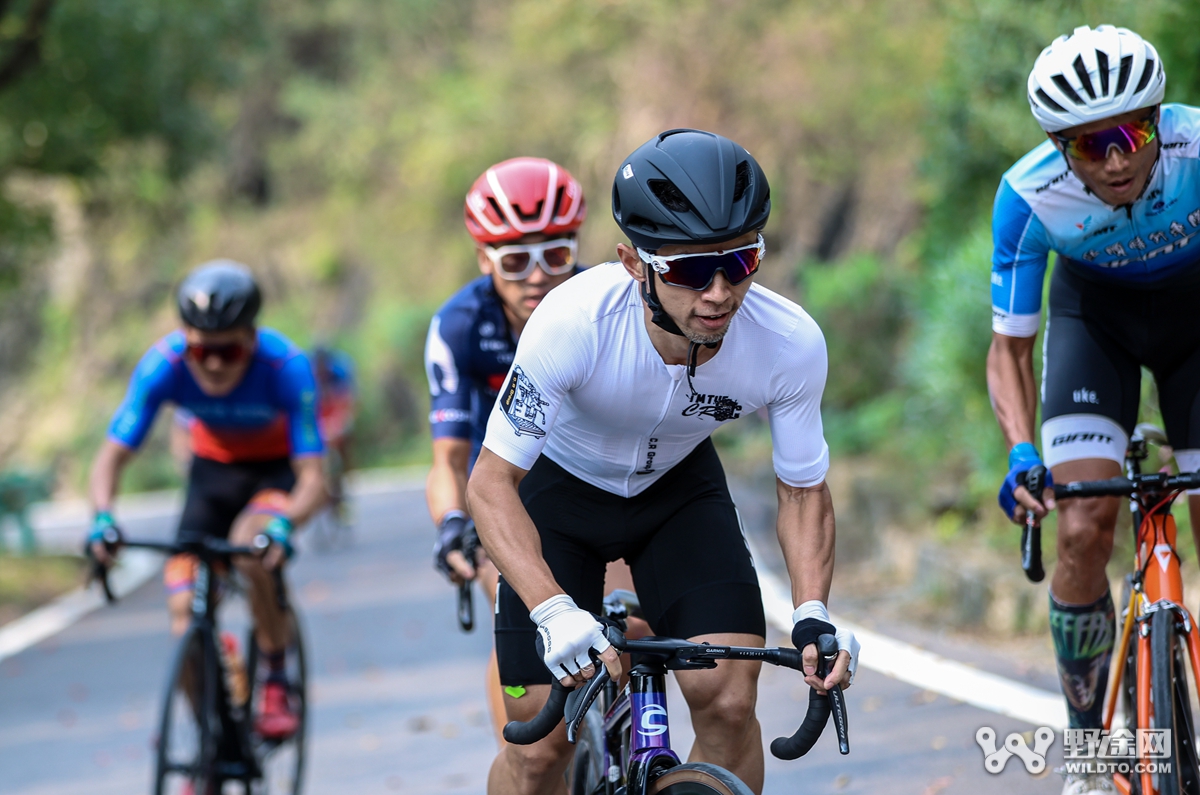 燃动全城！  ATTACK车队笑傲湖北黄袍山