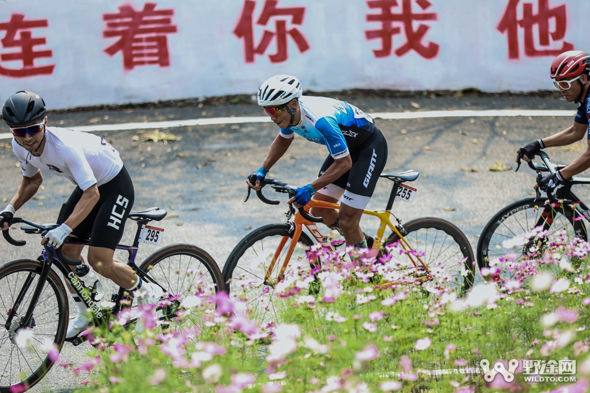 燃动全城！  ATTACK车队笑傲湖北黄袍山