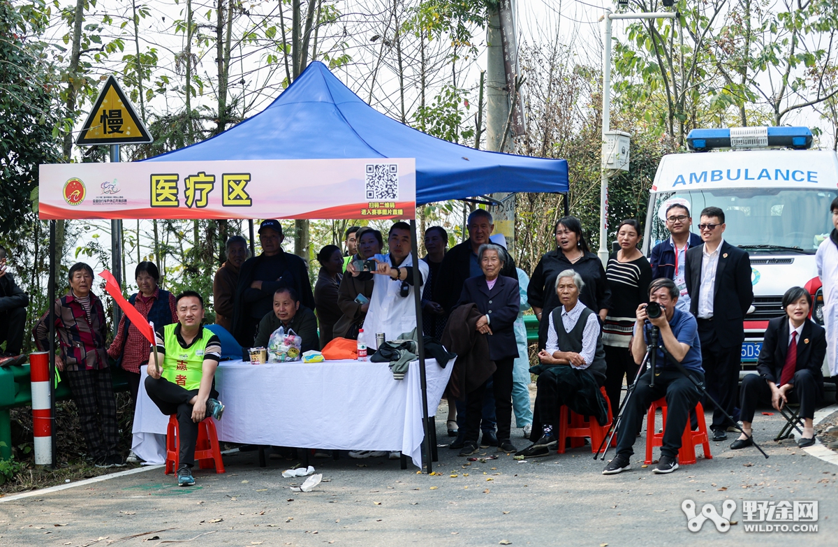 燃动全城！  ATTACK车队笑傲湖北黄袍山