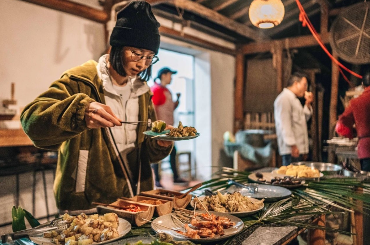 震惊！Liv活动现场集体暴打前男友！