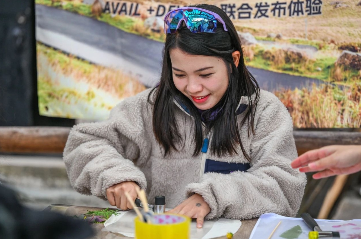 震惊！Liv活动现场集体暴打前男友！