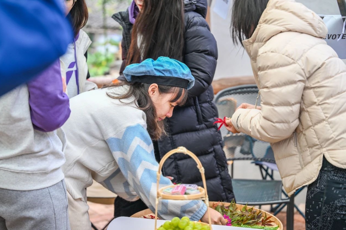 震惊！Liv活动现场集体暴打前男友！