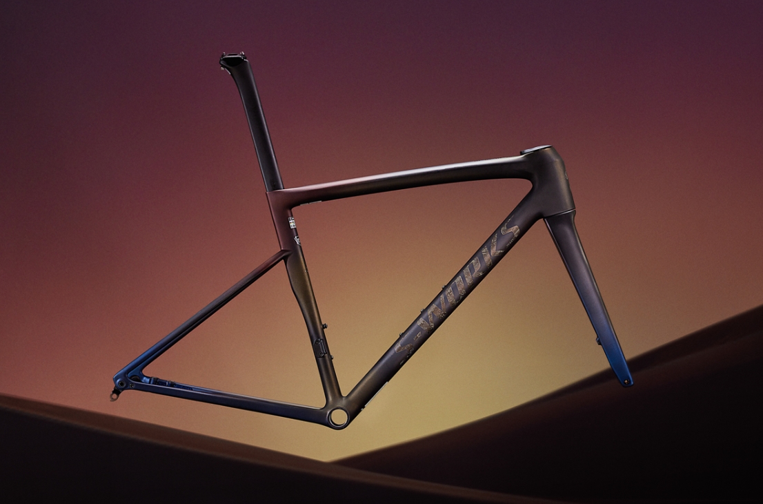 龙舞春潮吟岁至 闪电甲辰·龙吟限量版Tarmac SL8发布