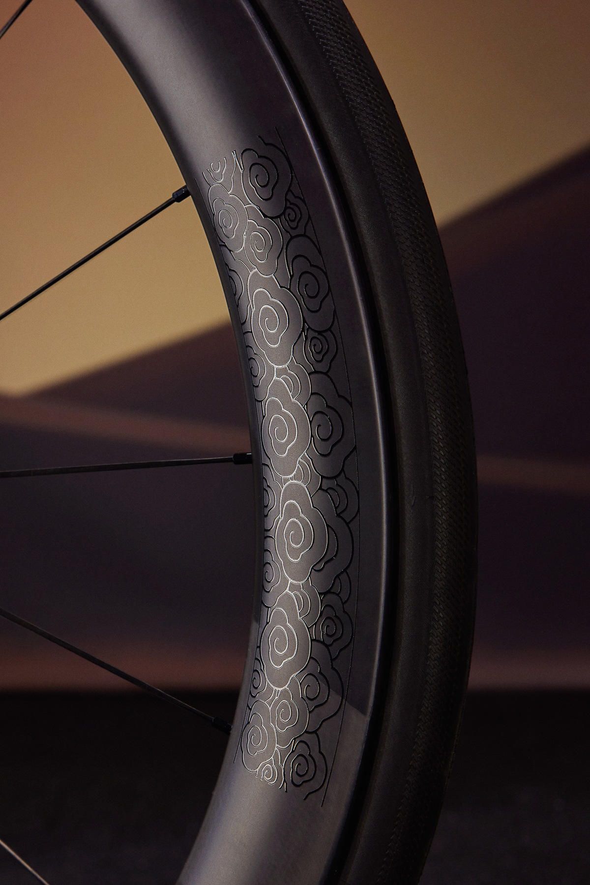龙舞春潮吟岁至 闪电甲辰·龙吟限量版Tarmac SL8发布