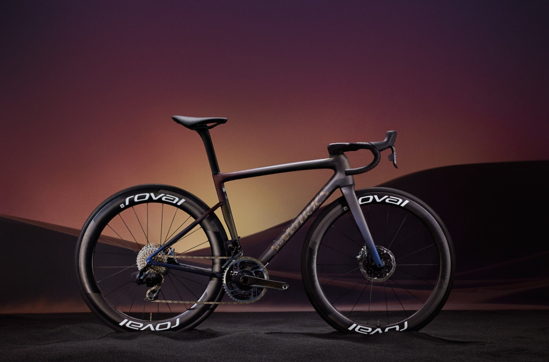 龙舞春潮吟岁至 闪电甲辰·龙吟限量版Tarmac SL8发布