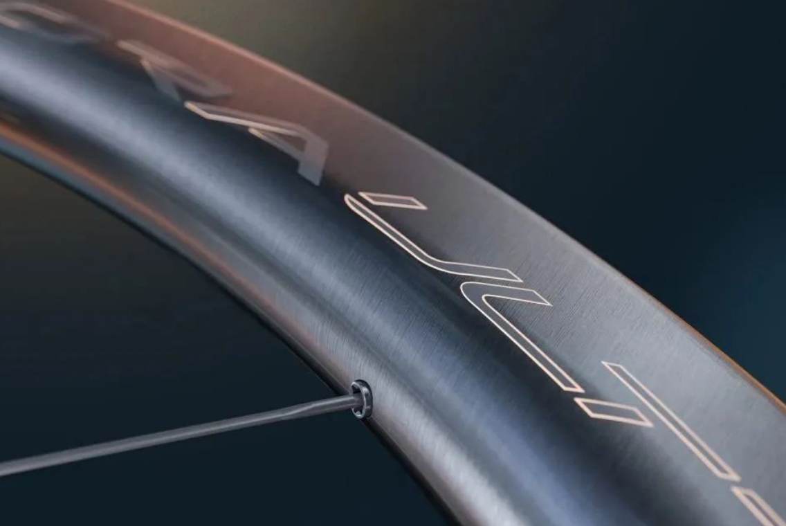 重量再度优化  Campagnolo全新BORA WTO轮组