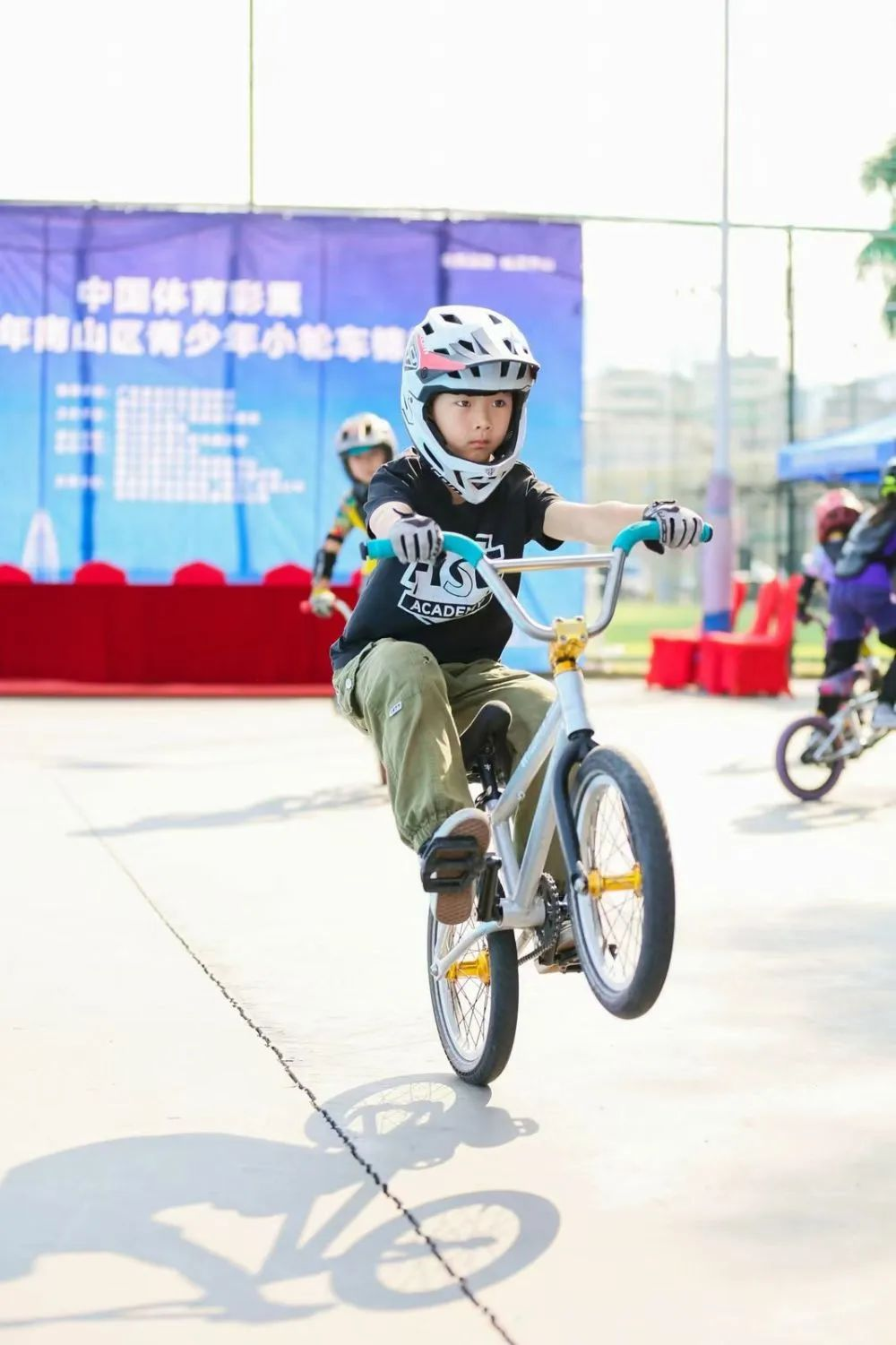 “10后”小孩兒哥，斬獲世界第一！