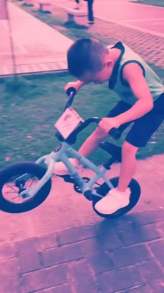 “10后”小孩兒哥，斬獲世界第一！