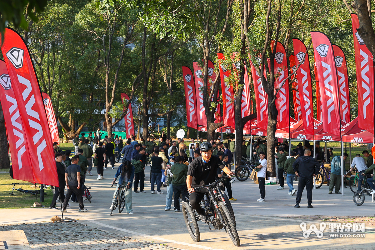 新车骑到爽 JAVA骑行 自在·由我经销商会议召开