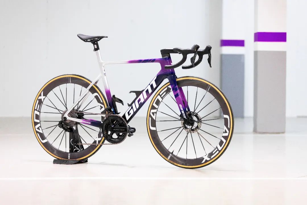 车队焕新 GIANT赞助车队Team Jayco AlUla全新面貌