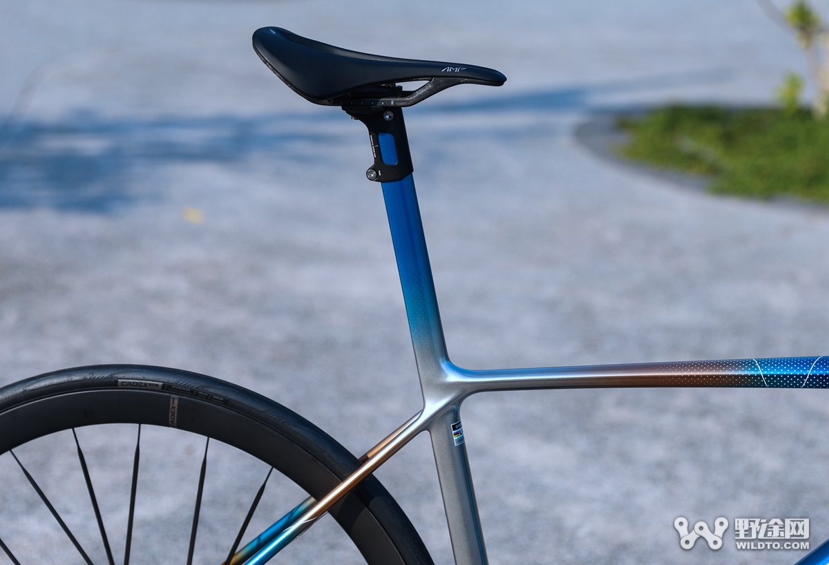 巔峰“十”代  GIANT全新TCR系列公路車正式發(fā)布