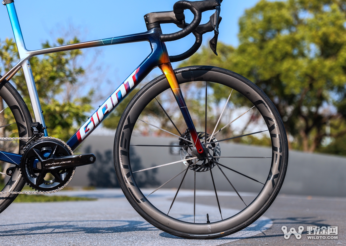 巔峰“十”代  GIANT全新TCR系列公路車正式發(fā)布