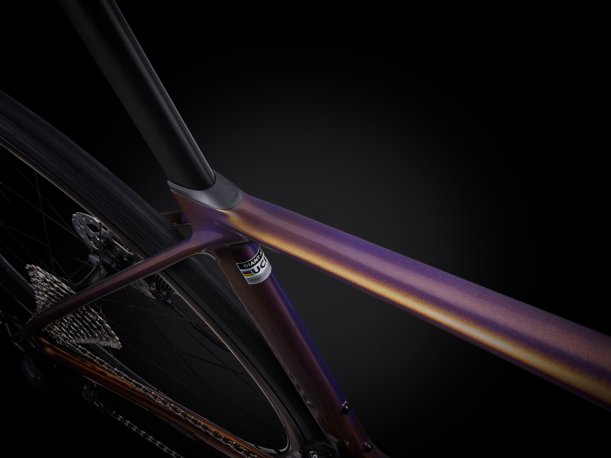 巔峰“十”代  GIANT全新TCR系列公路車正式發(fā)布