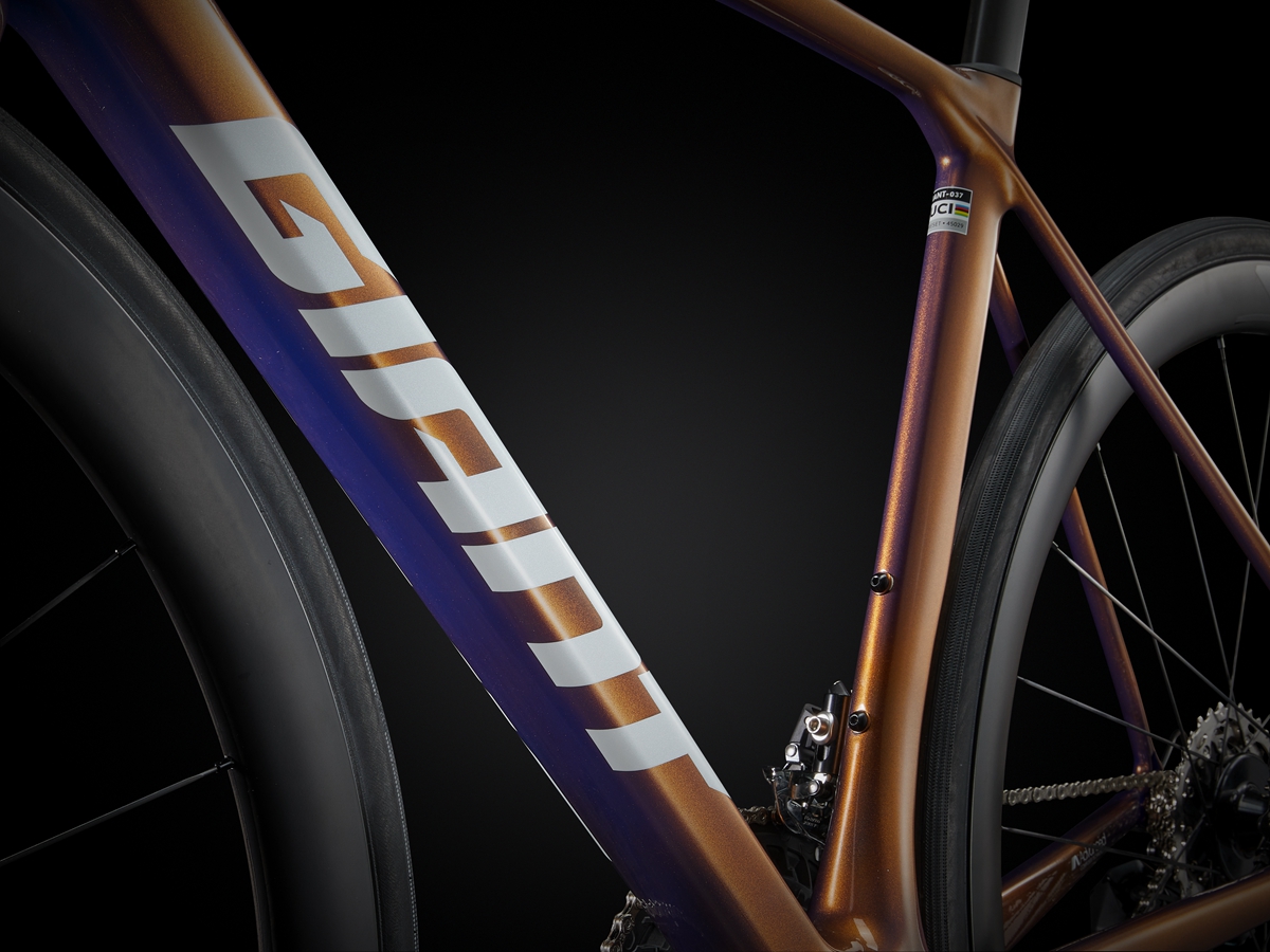 巔峰“十”代  GIANT全新TCR系列公路車正式發(fā)布