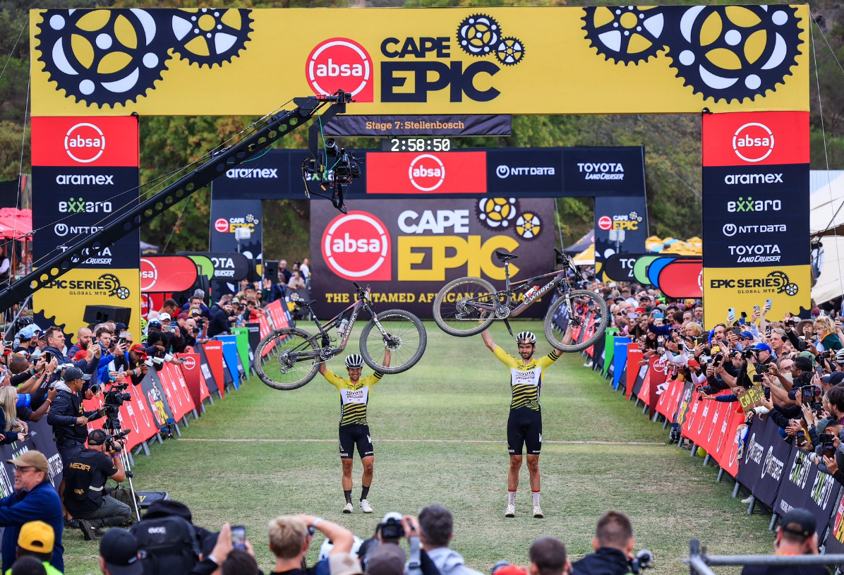 Cape Epic S7：收官戰(zhàn)捧杯 封寬杰朱俊再創(chuàng)小組佳績(jī)