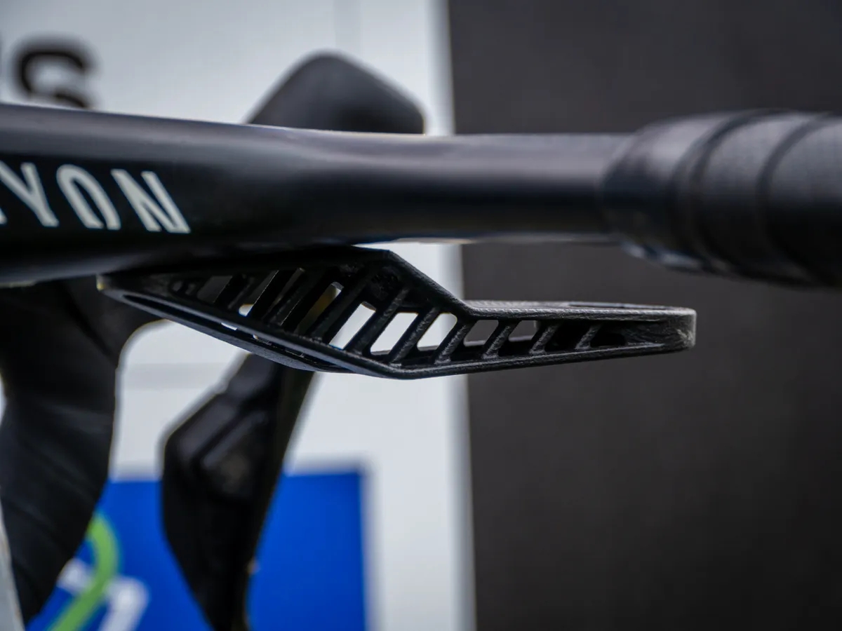 鲁贝冠军战车 彪哥的彩虹版Canyon Aeroad CFR