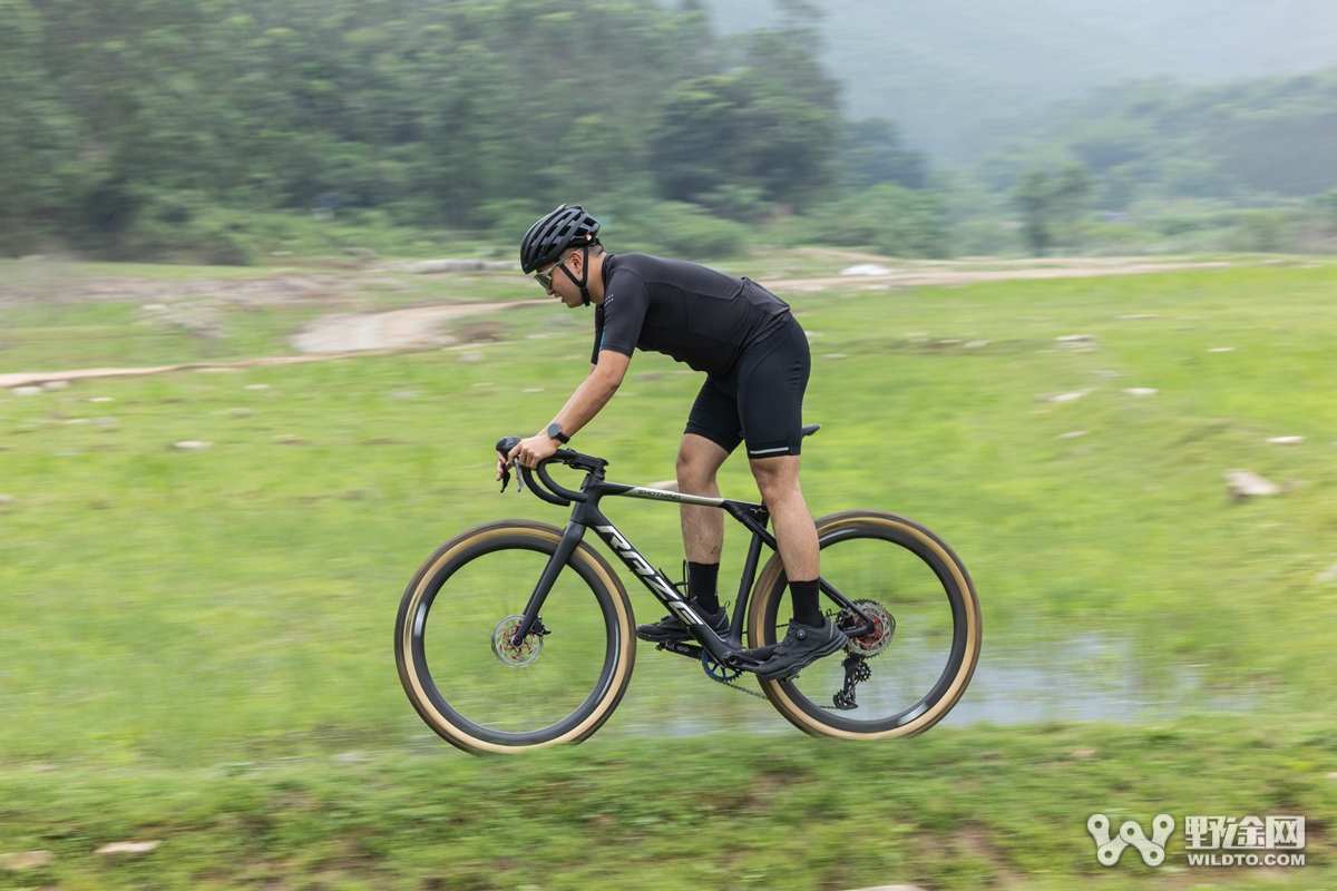 意外惊喜 速瑞达GR680砾石公路套件实测