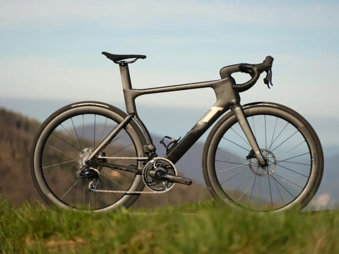 诠释空气动力学  全新 3T Strada Italia 公路车