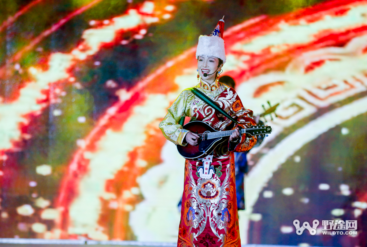 甘南藏地傳奇D1：探秘九色甘南 穿梭經(jīng)幡隧道