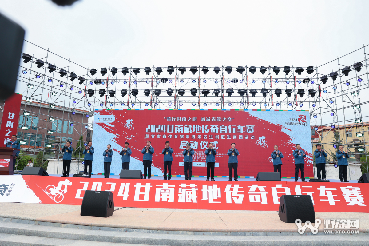 甘南藏地傳奇D1：探秘九色甘南 穿梭經(jīng)幡隧道