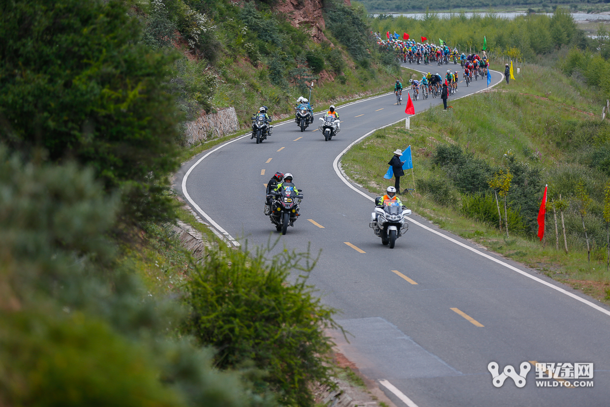環(huán)湖賽S8：徜徉花海 西班牙車隊大獲全勝