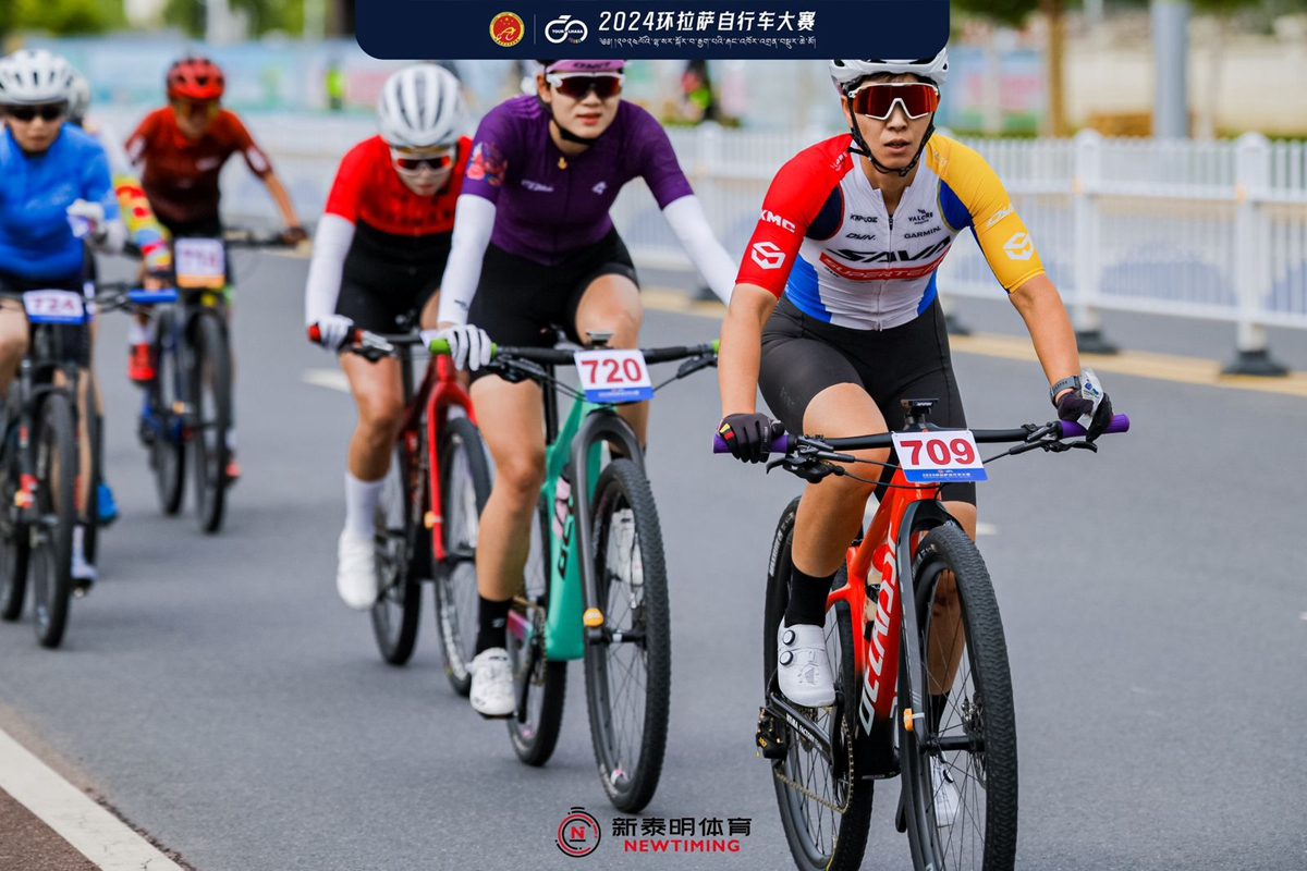 環(huán)拉薩自行車大賽：熊凱文單飛奪魁 高艷嬌三連冠