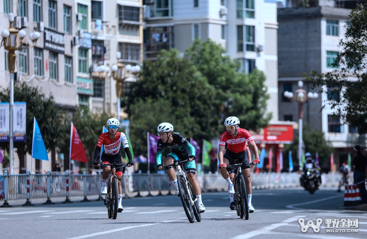 福建联赛松溪站：公路均速47！  迹驰包揽领奖台