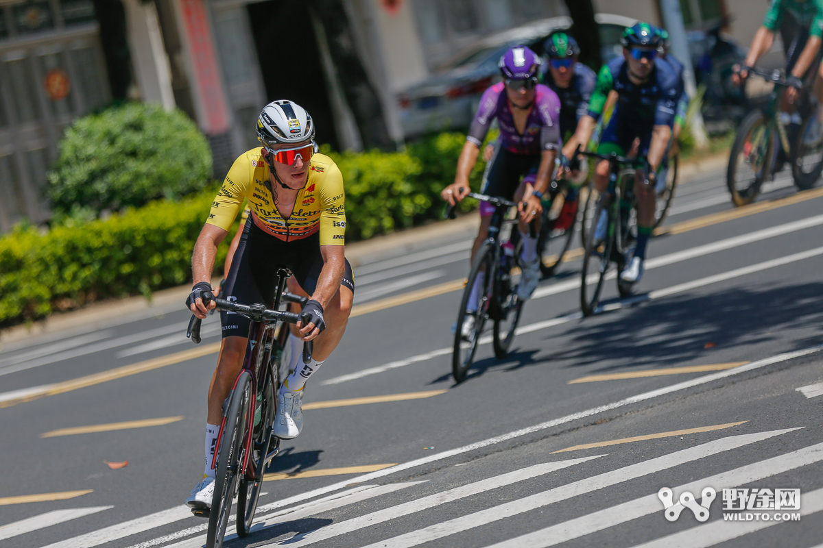 环岛赛S1：马雷茨科强势归来 五指山车队大放异彩