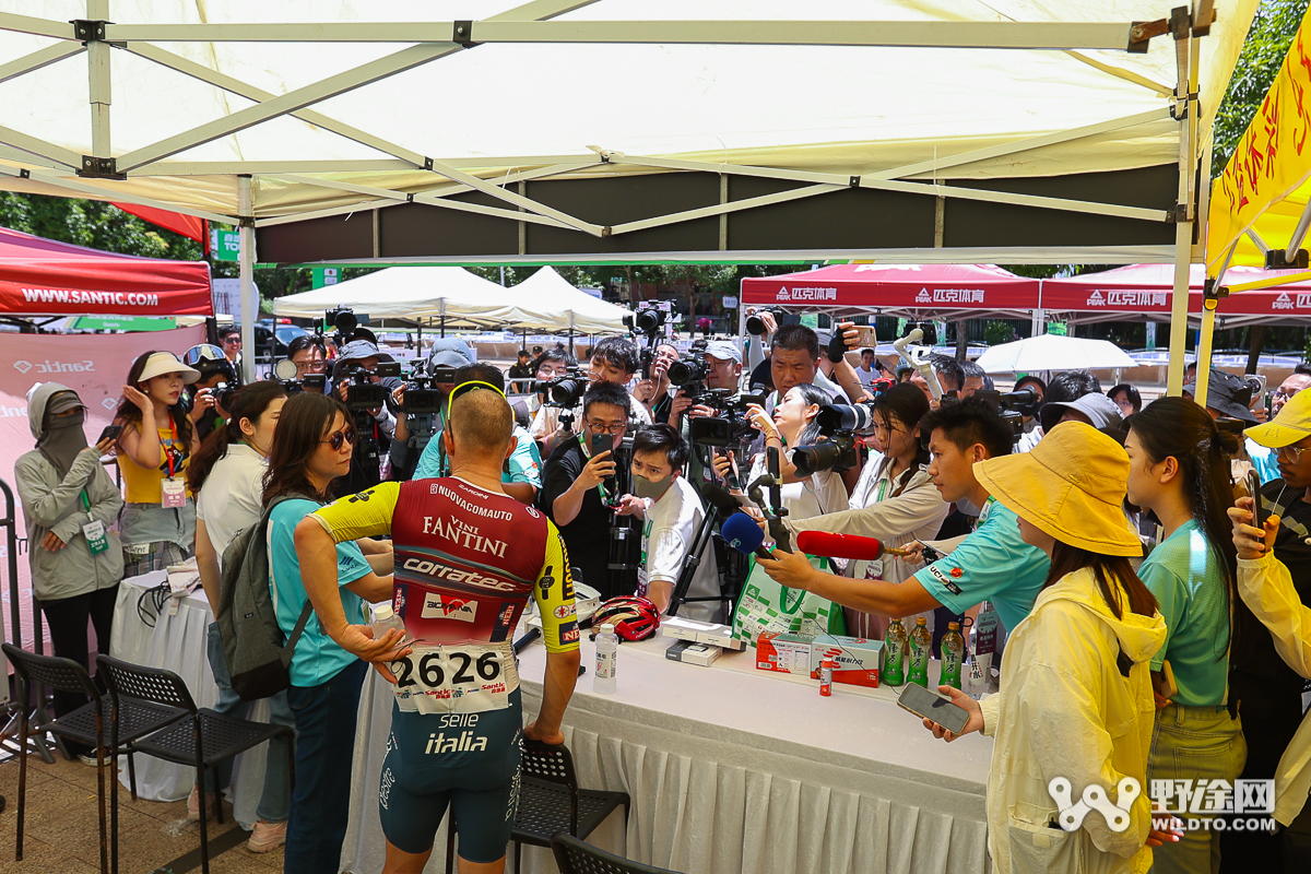 环岛赛S1：马雷茨科强势归来 五指山车队大放异彩