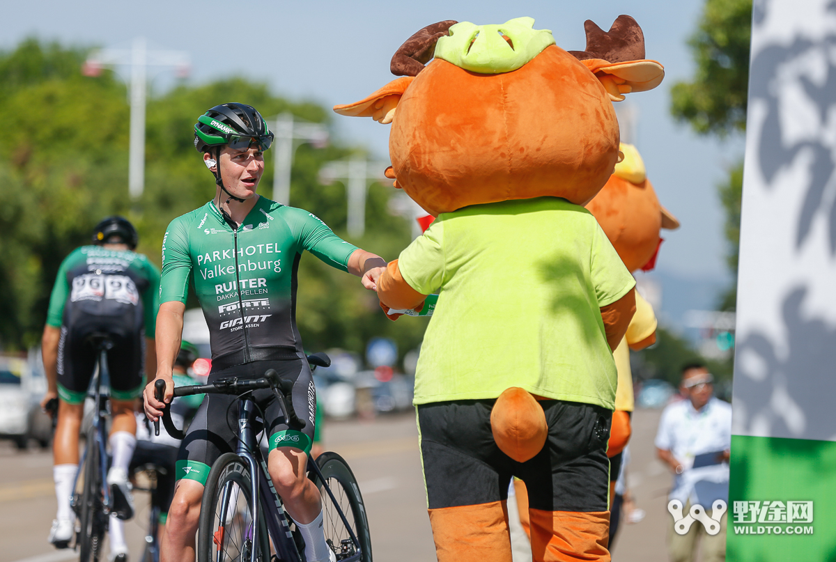 環(huán)島賽S2：飛銳快客車隊奪賽段 領騎衫洗牌