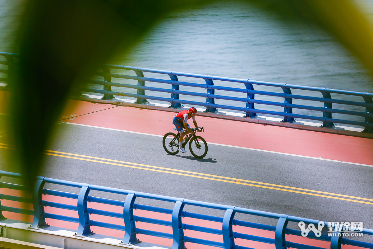 環(huán)島賽S2：飛銳快客車隊奪賽段 領騎衫洗牌