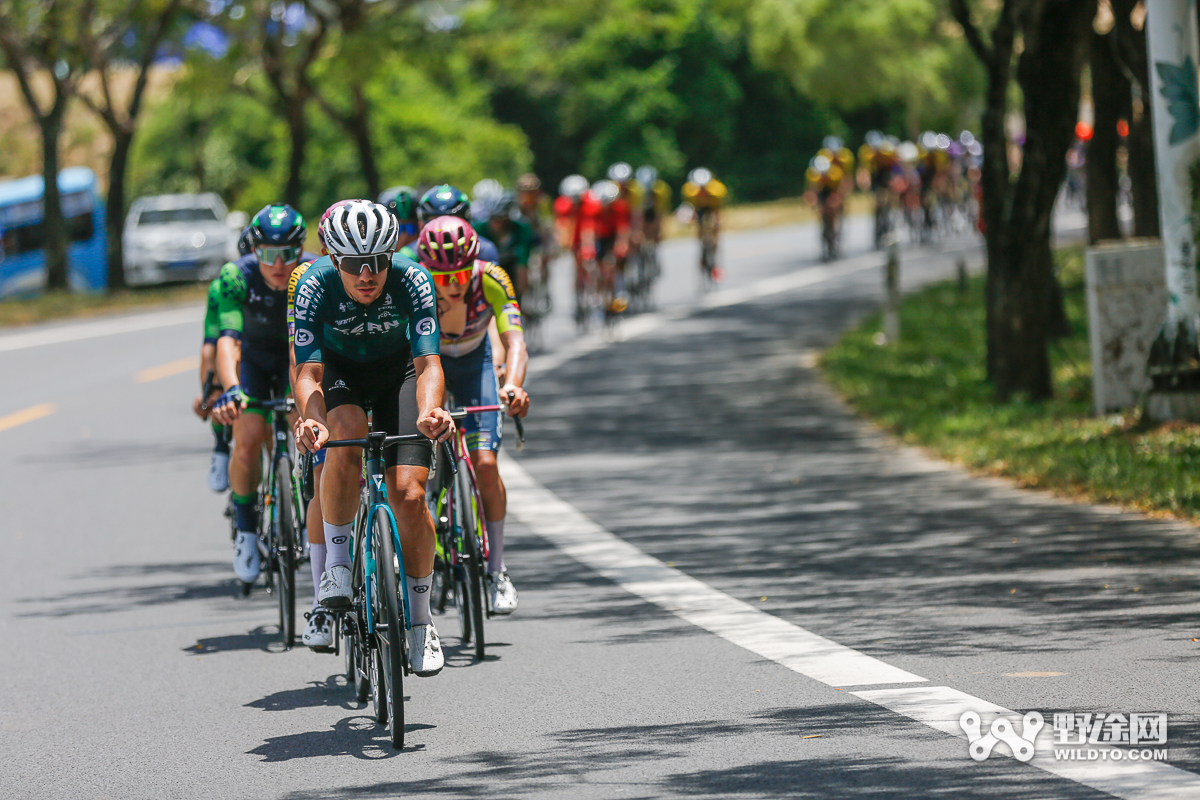 環(huán)島賽S2：飛銳快客車隊奪賽段 領騎衫洗牌