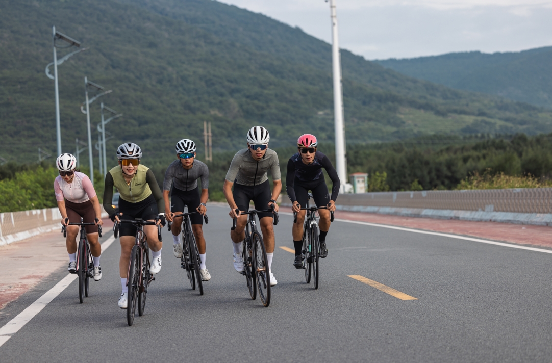RIDE WITH SANTIC丨潭笑风声，骑妙享受