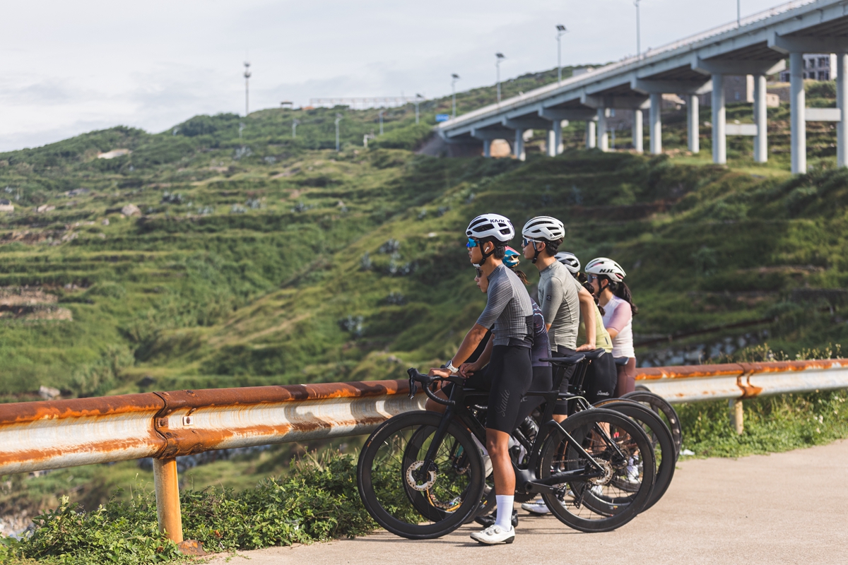 RIDE WITH SANTIC丨潭笑风声，骑妙享受