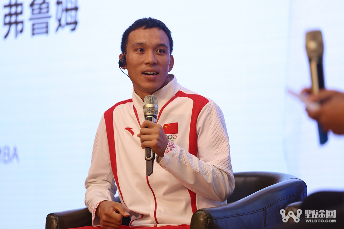 走進(jìn)華中科技大學(xué)，與環(huán)法冠軍弗魯姆共話騎行文化！