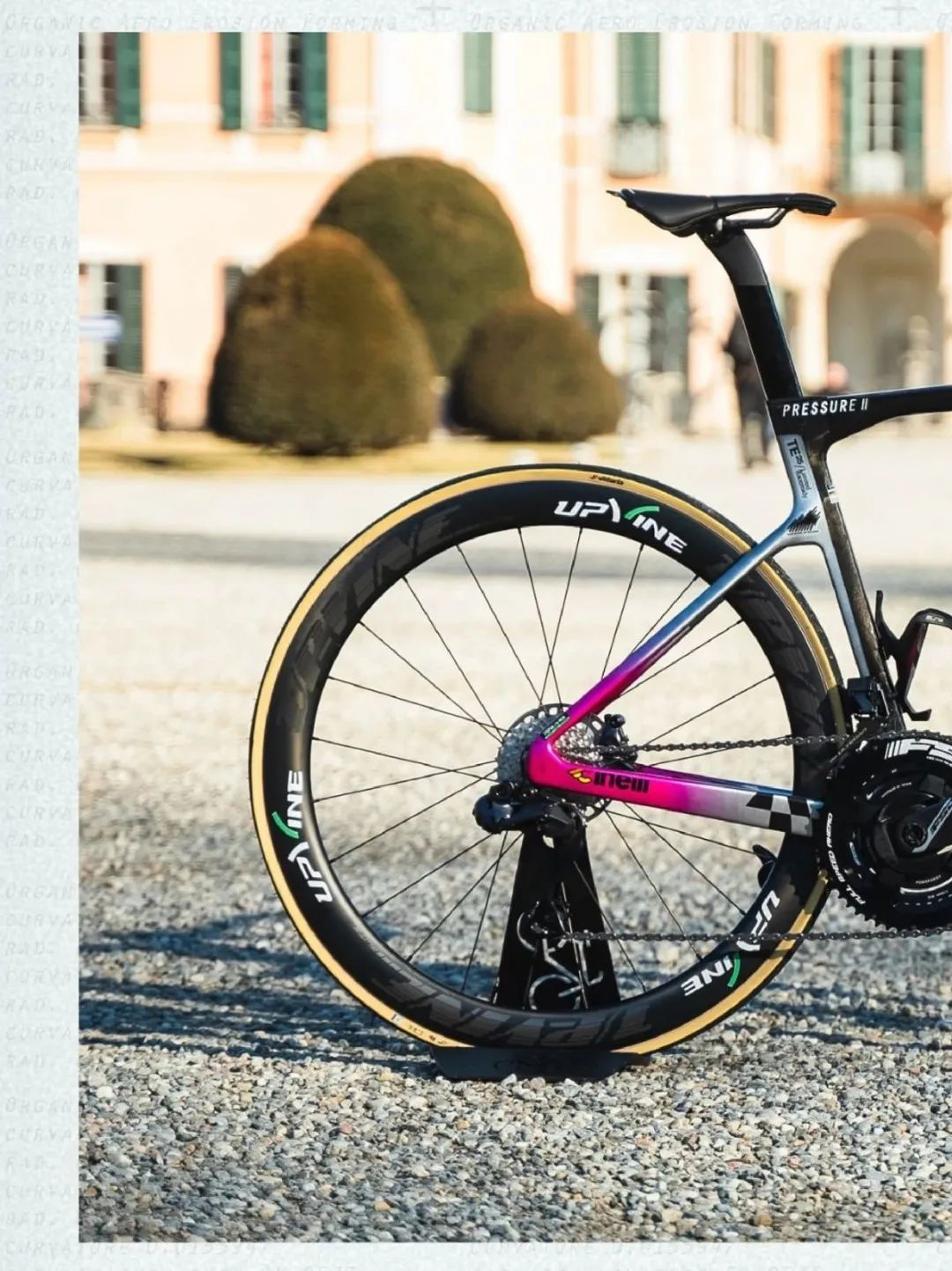 独特设计理念  Cinelli 推出 2025 Pressure 2车队版
