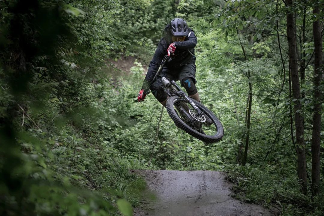 捷安特e+Cycling邀你骑上“风火轮”，共赴“哪吒”热血之旅!