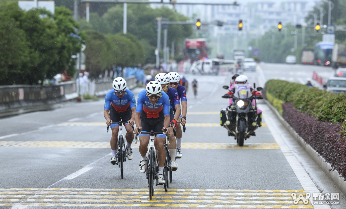 福建联赛古田站：顺时针包揽领奖台 胡航宇冲刺夺冠