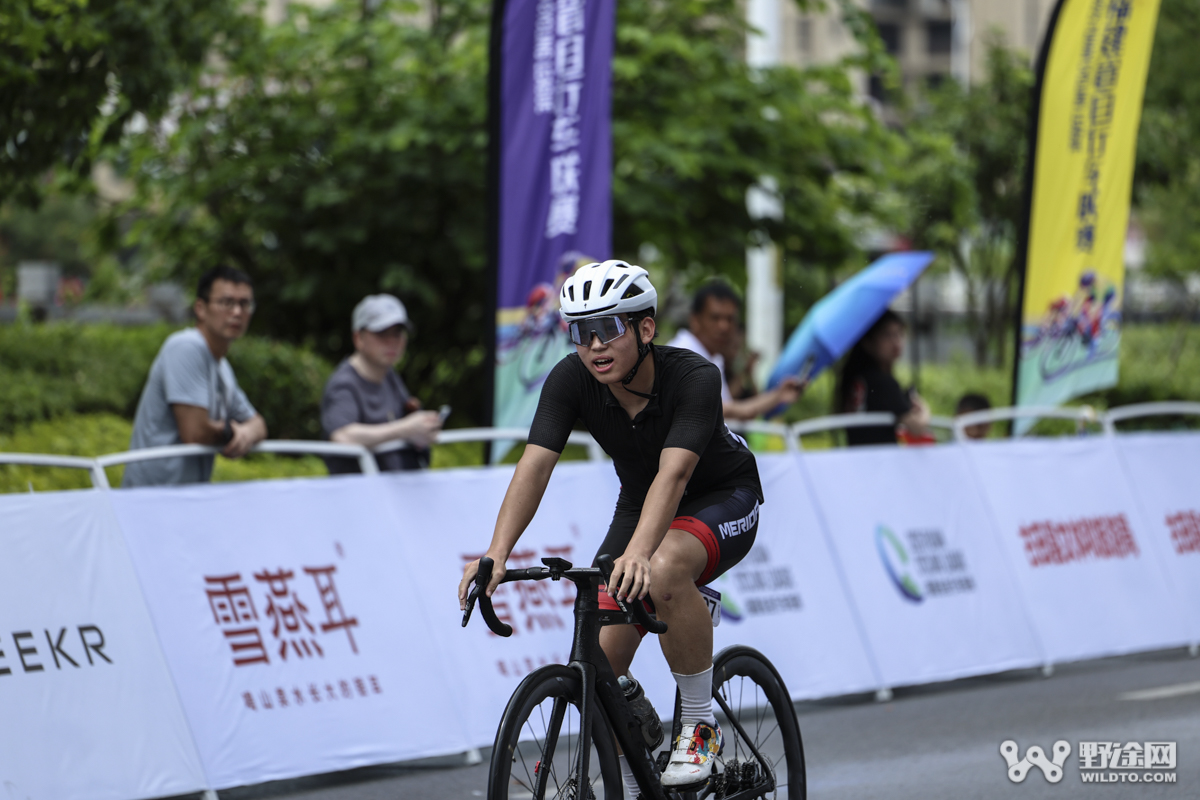 福建联赛古田站：顺时针包揽领奖台 胡航宇冲刺夺冠