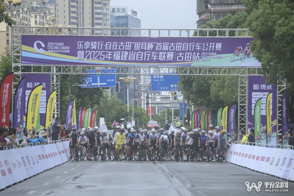 福建联赛古田站：顺时针包揽领奖台 胡航宇冲刺夺冠