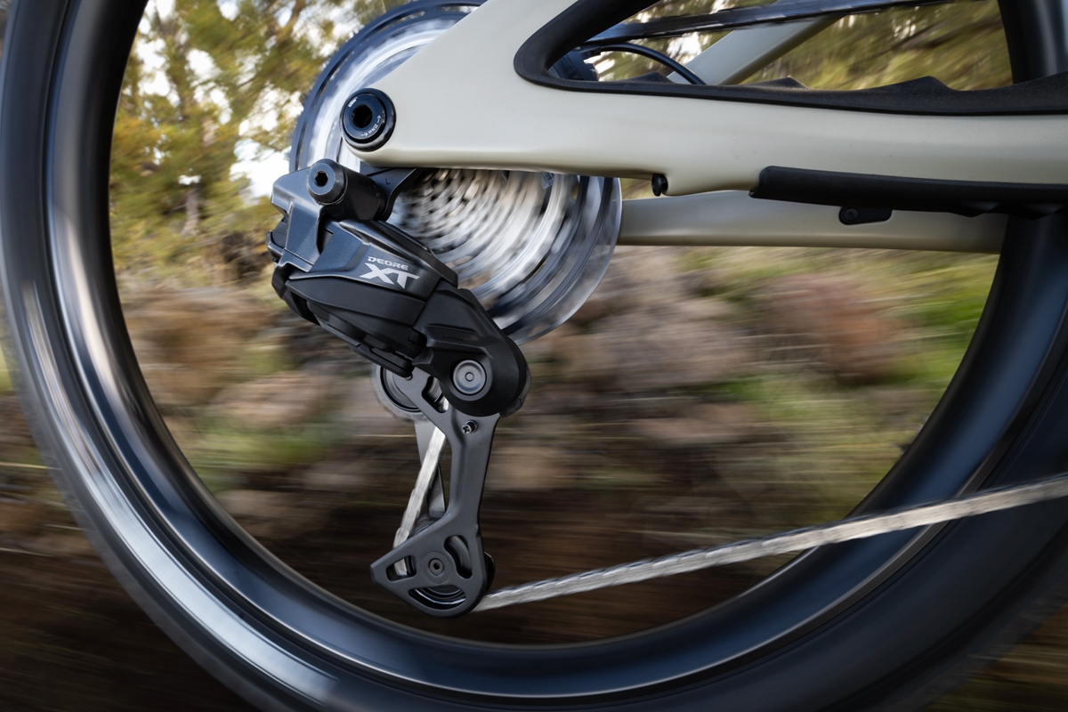 全新XT M8200 Di2電變 禧瑪諾擴展無線山地車套件陣容