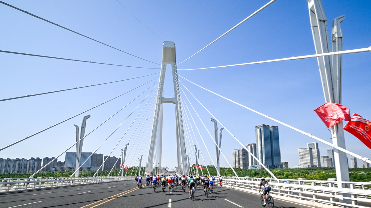 2025鄂尔多斯公路车锦标赛 苗城硕加冕新科全国冠军