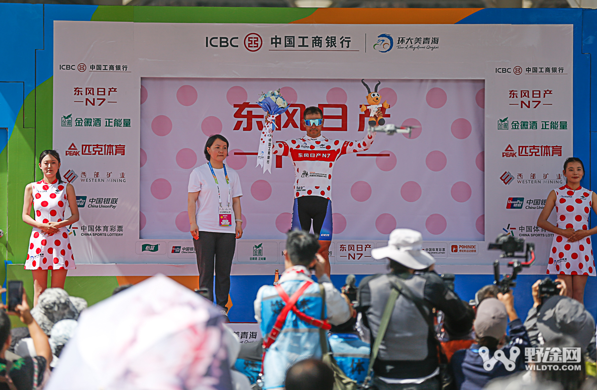 环青赛S1：佩纳维尔·曼努埃尔乱中取胜 国内车队夺两衫